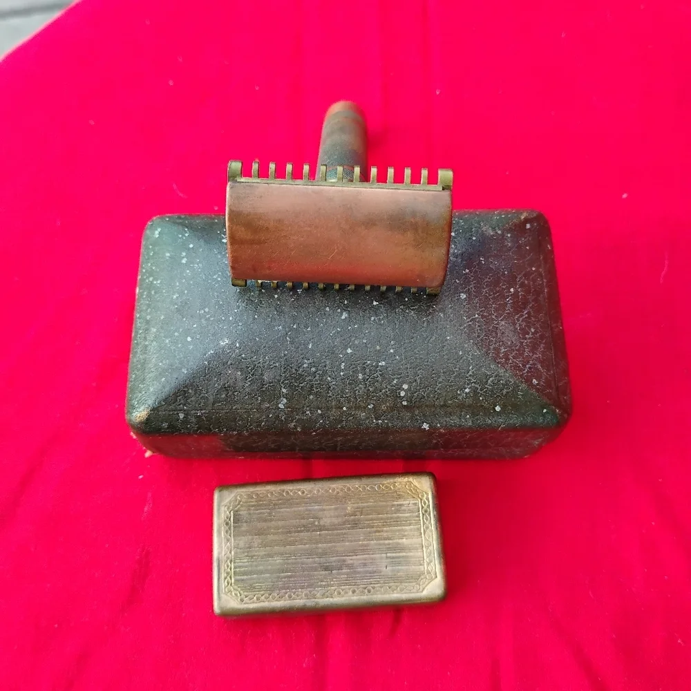 Antique Gillette Gold Tone Safety Razor In Original Case With Metal Razor Box